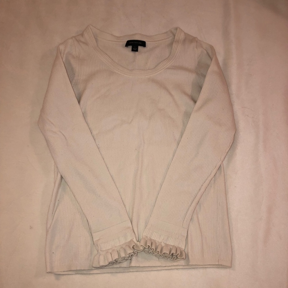 RUFFLE SLEEVE SWEATER